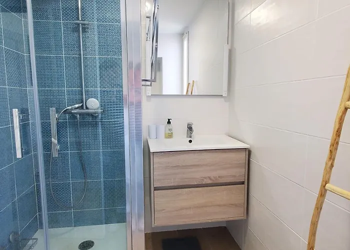 Spacious T4 With Sea And Esterel Views Saint-Raphaël