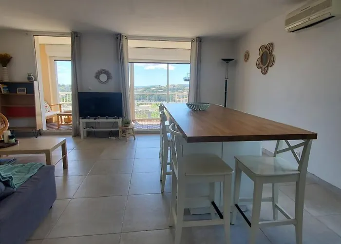 Spacious T4 With Sea And Esterel Views Apartamento Saint-Raphaël