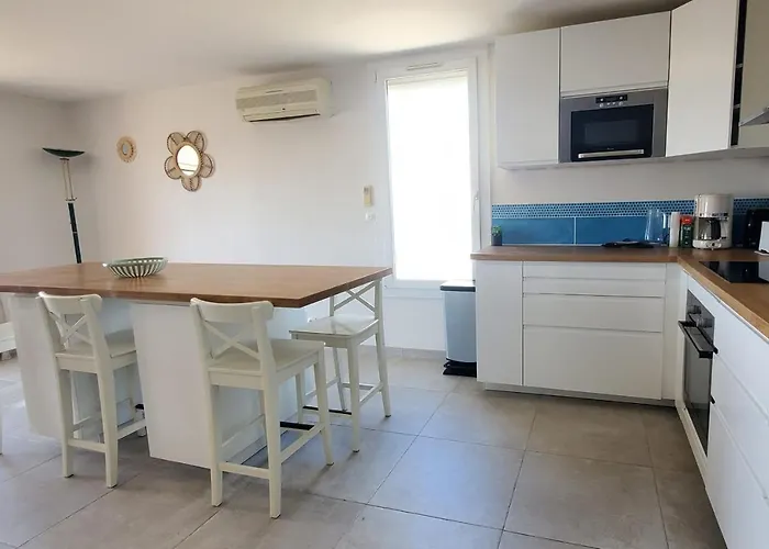 Апартаменти Spacious T4 With Sea And Esterel Views Сен-Рафаель