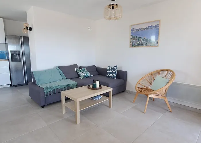Spacious T4 With Sea And Esterel Views